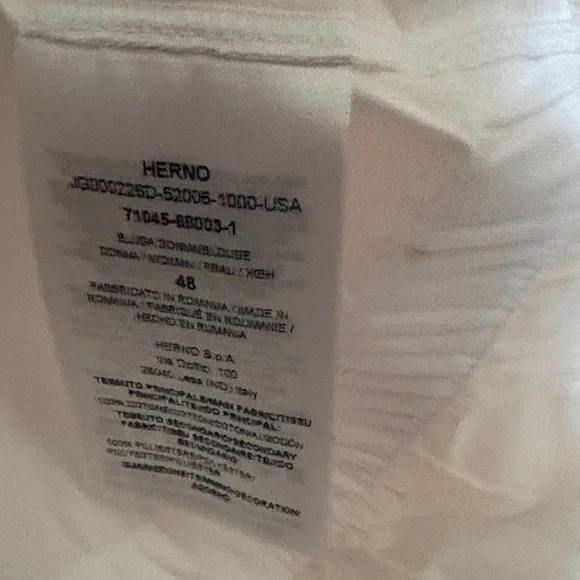 Herno Elegant White Long Sleeve Tee size 48 or women’s 14-16. See pics. NWT